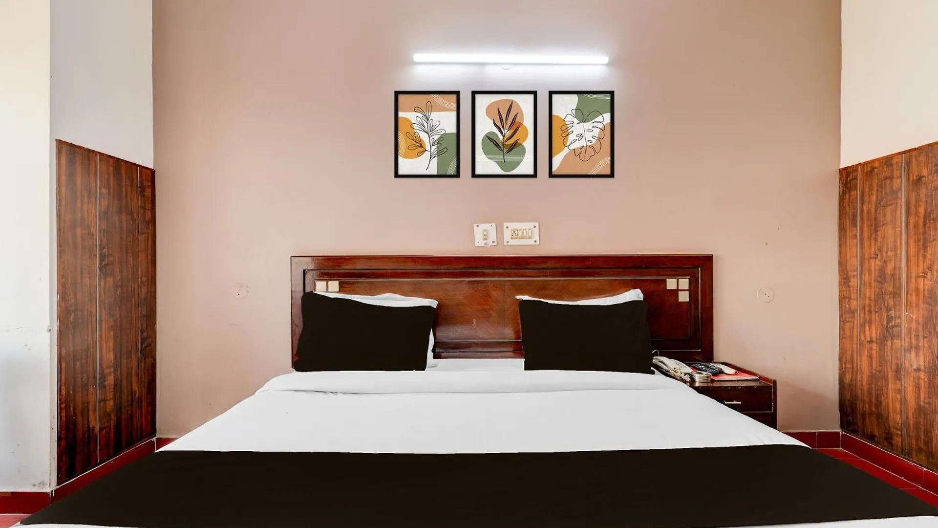 Hotel O Traika Inn Gurgaon