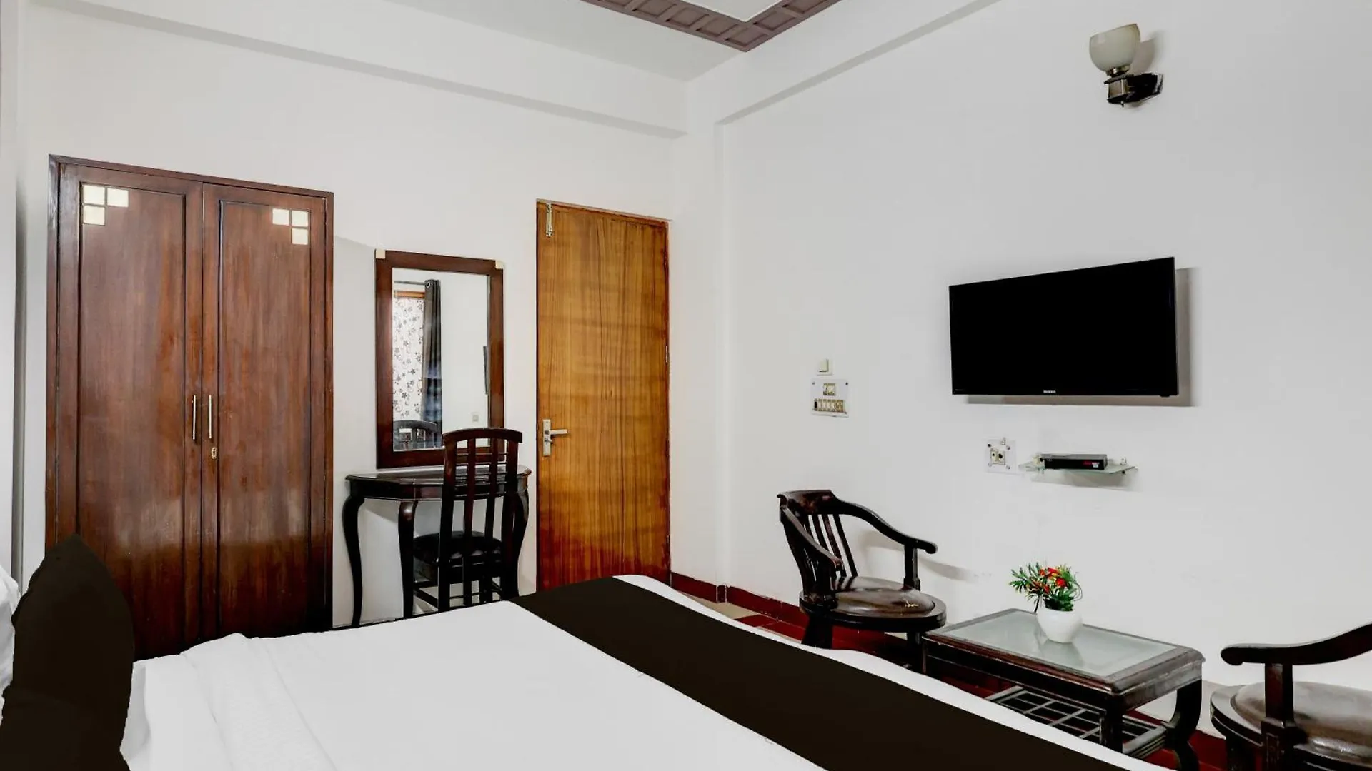 Hotel O Traika Inn Gurgaon