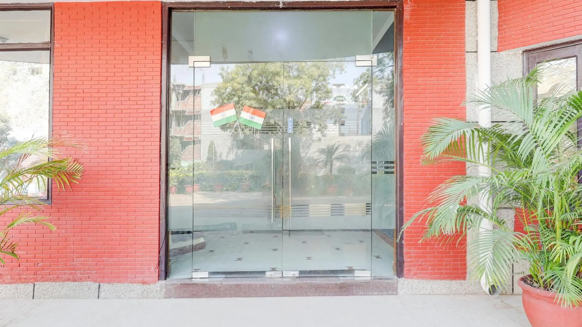 ***  Hotel O Traika Inn Gurgaon India