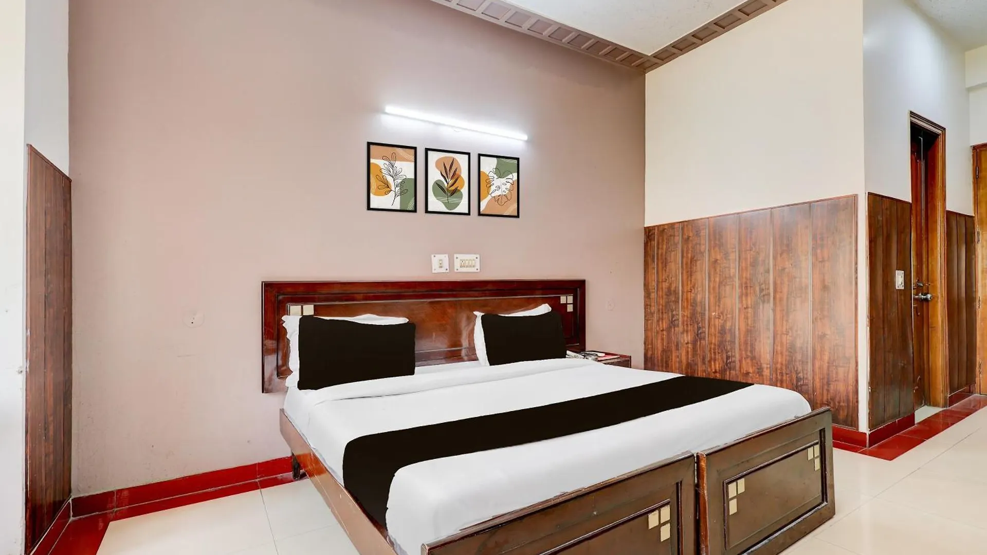 Hotel O Traika Inn Gurgaon
